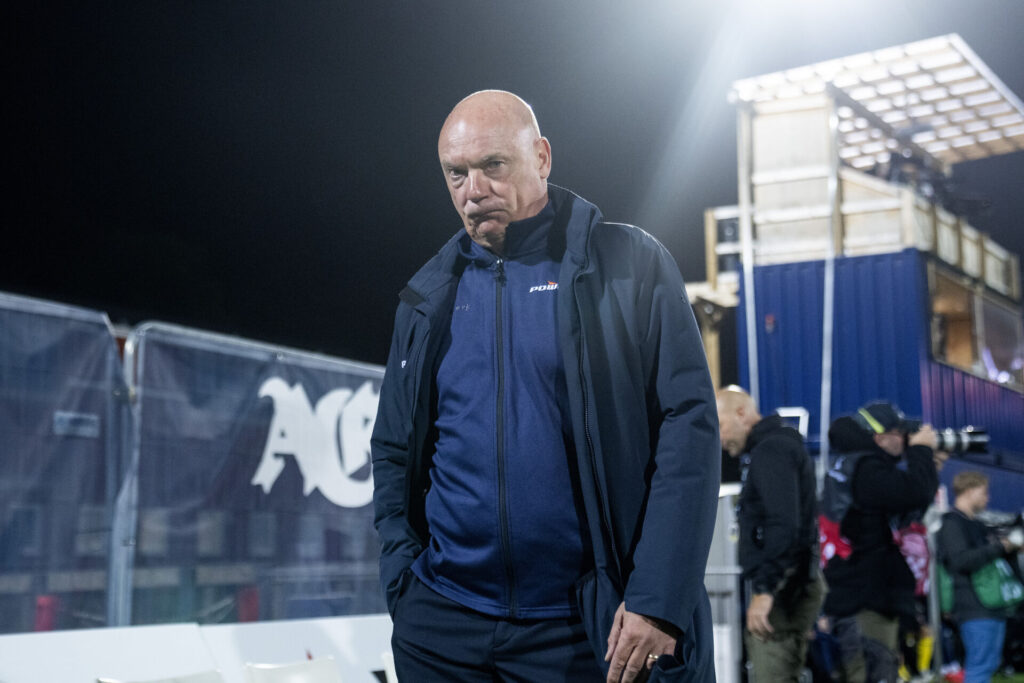 Uwe Rösler under superligakampen mellem Brøndby IF og AGF.