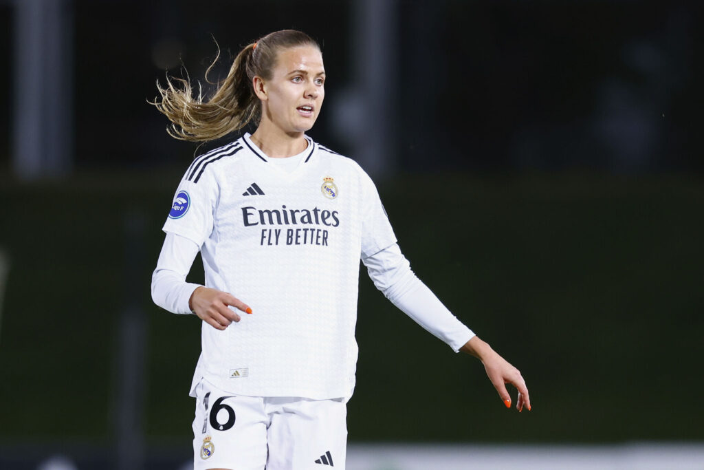 Caroline Møller i kamp for Real Madrid