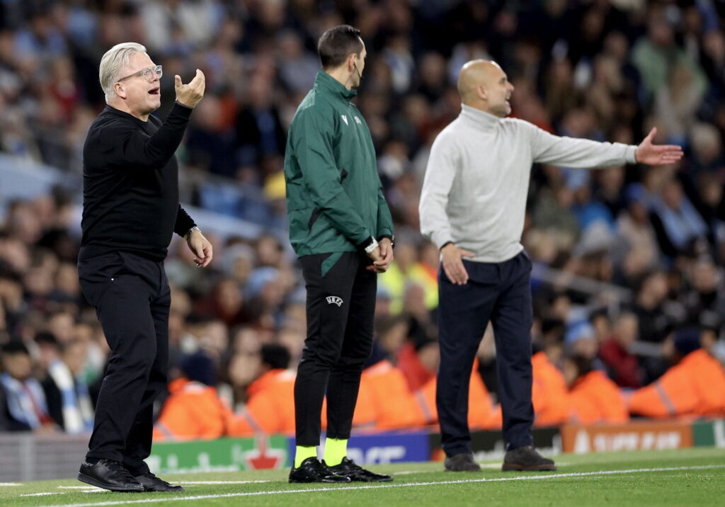 Lars Friis og Pep Guardiola under Champions League kampen mellem Manchester City og Sparta Prag.