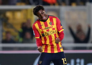 Patrick Dorgu jubler efter scoring for Lecce