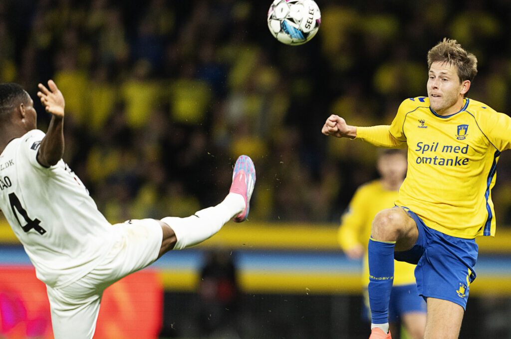 Ousmane Diao i duel med Brøndby