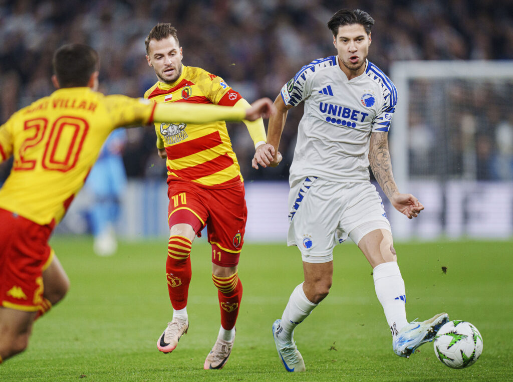 Kevin Diks i duel for FCK mod Jagiellonia i Conference League.