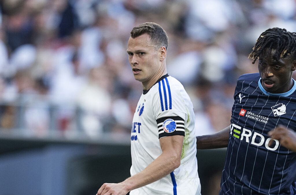 FCKs Viktor Claesson og Randers FCs Stephen Odey under playoff-kampen om en plads i Conference League-kvalifikationen mellem FC København og Randers FC i Parken, København, fredag den 31. maj 2024