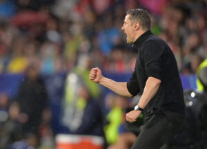 Brian Priske fejrer en scoring til Feyenoord i Champions League.