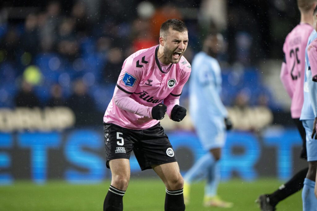 Forløsning hos OBs Mihajlo Ivancevic efter sejren i superligakampen mellem Randers FC og OB på Cepheus Park Randers i Randers søndag den 26. november 2023