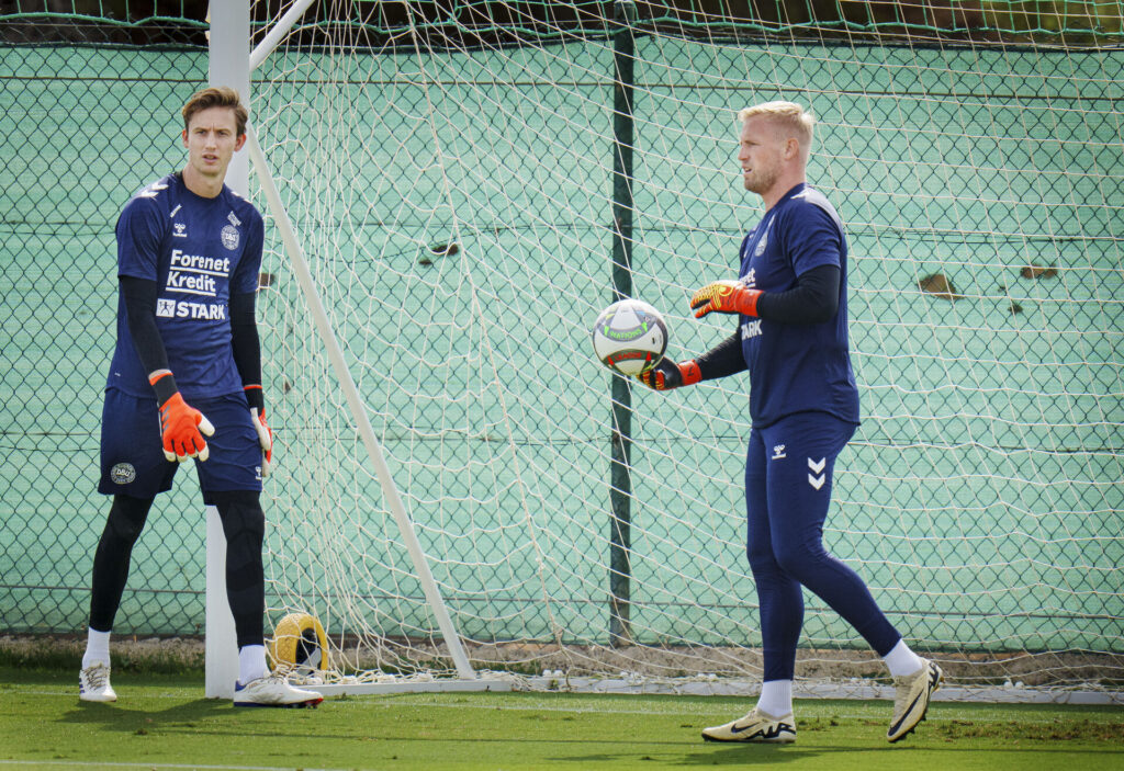 Rønnow og Schmeichel til træning.