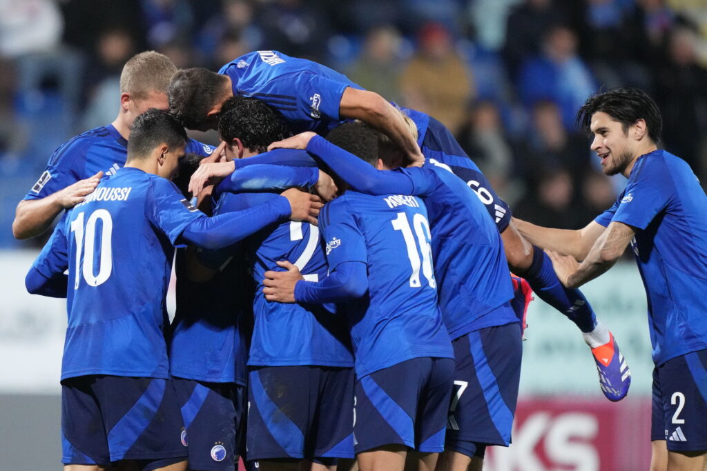 FCK's spillere fejrer en scoring ude mod Sønderjyske.