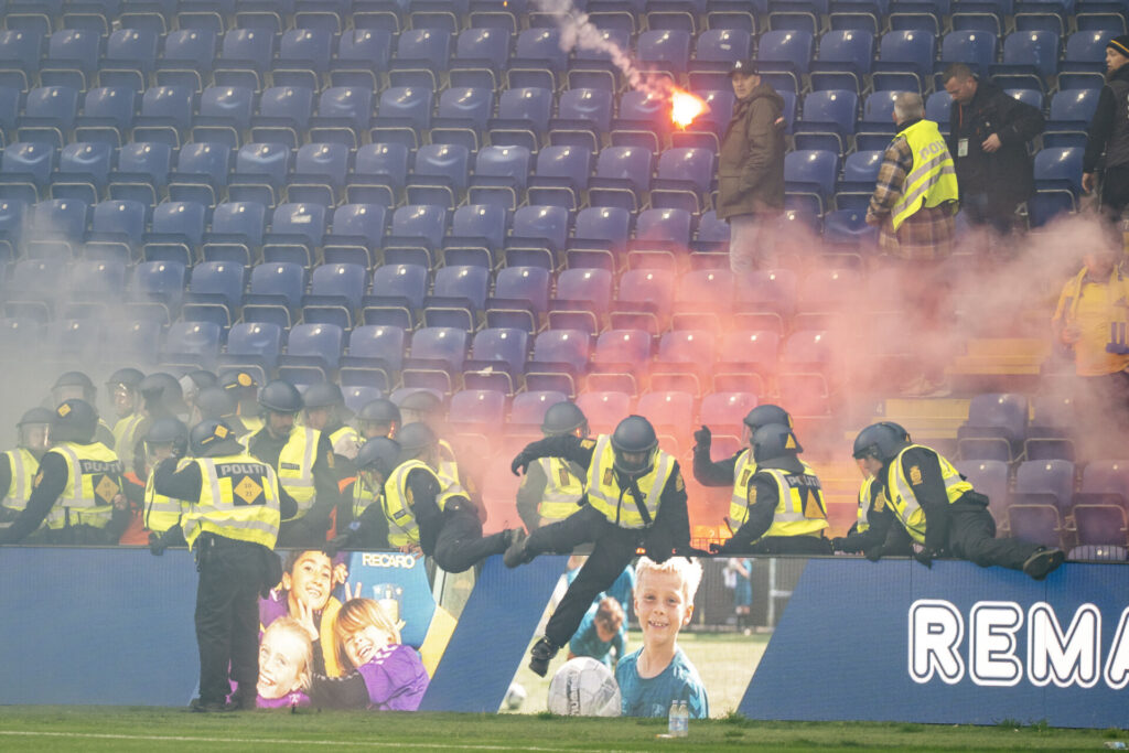 Politiet på Brøndby Stadion.