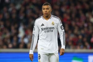 Kylian Mbappé under en kamp for Real Madrid.