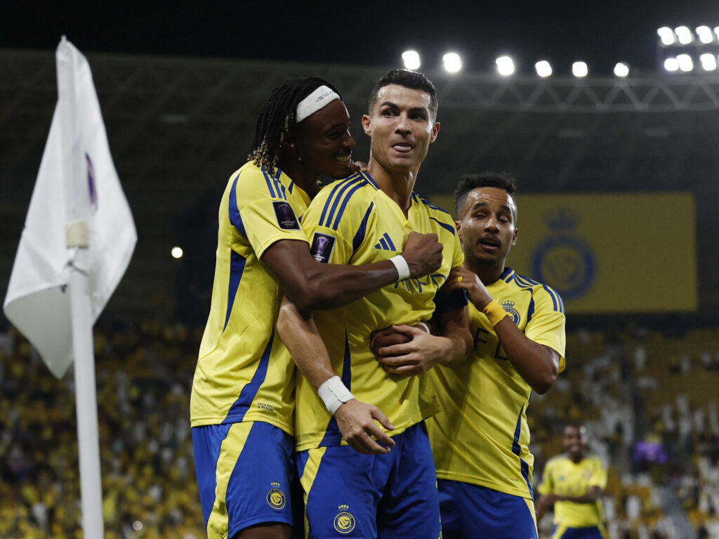 Cristiano Ronaldo fejrer en scoring for Al Nassr.