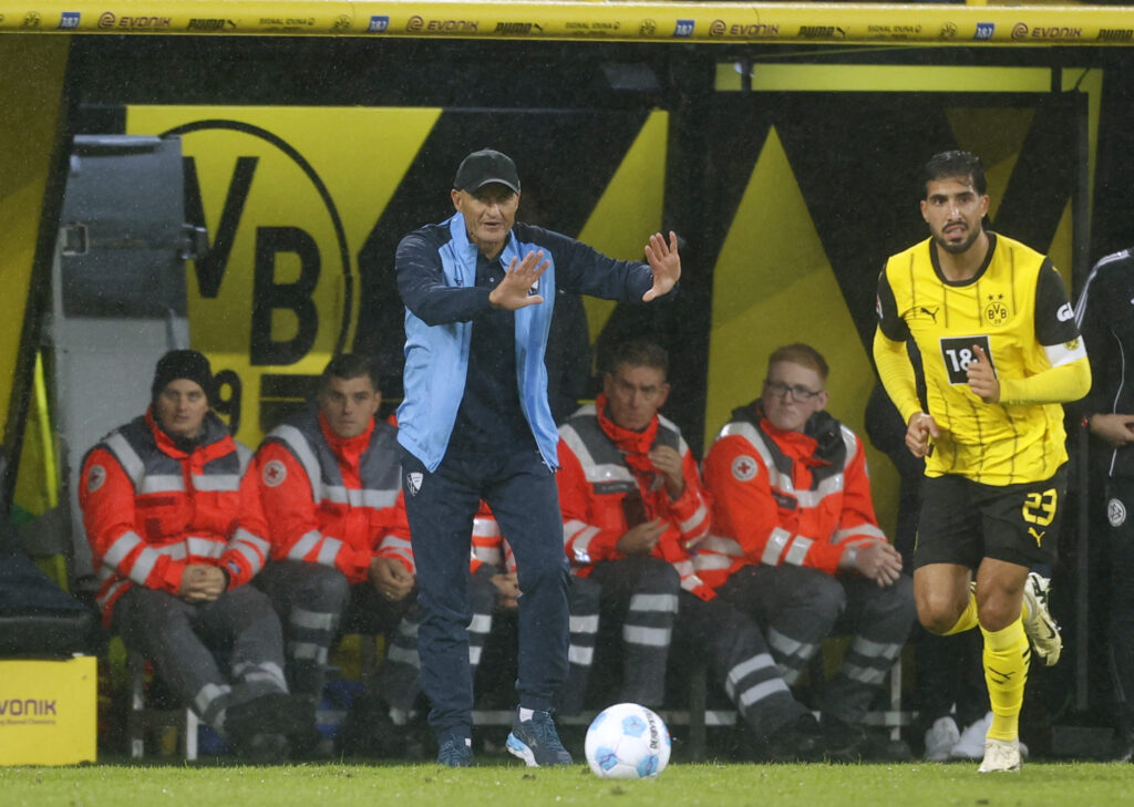 Peter Zeidler på sidelinjen for Bochum.