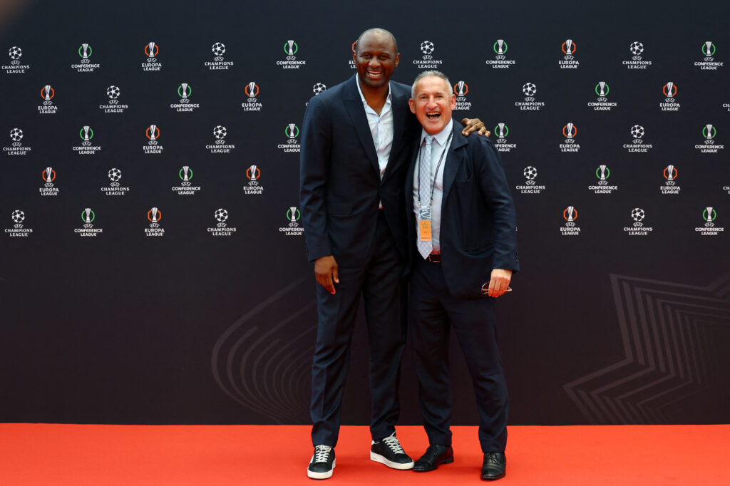 Txiki Berigistain og Patrick Vieira.