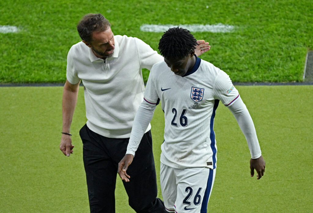 Kobbie Mainoo bliver skiftet ud for England.