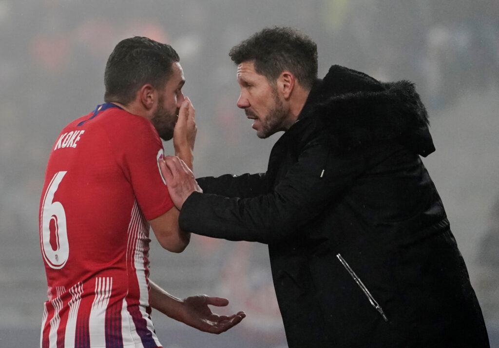 Diego Simeone og Koke konfererer