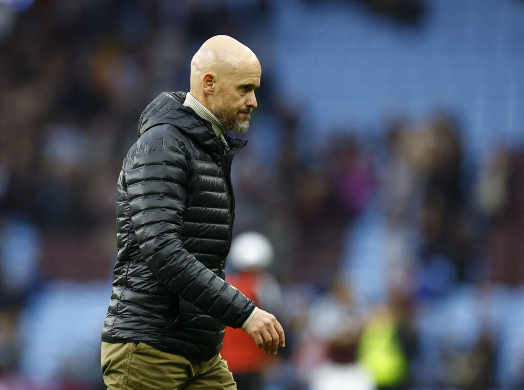 Erik ten Hag må undvære en lang række forsvarsspillere til lørdagens Premier League-kamp mod Brentford.