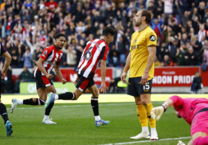Christian Nørgaard jubler efter scoringen til 3-2