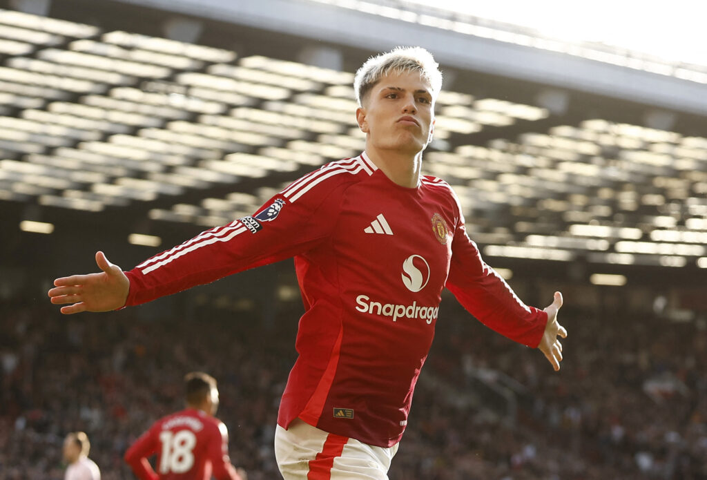 Alejandro Garnacho fejrer sin scoring for Manchester United.