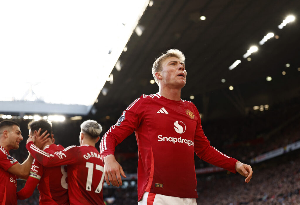 Rasmus Højlund fejrer sin scoring for Manchester United.