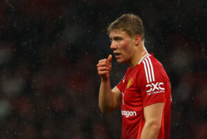 Rasmus Højlund i aktion for Manchester United.