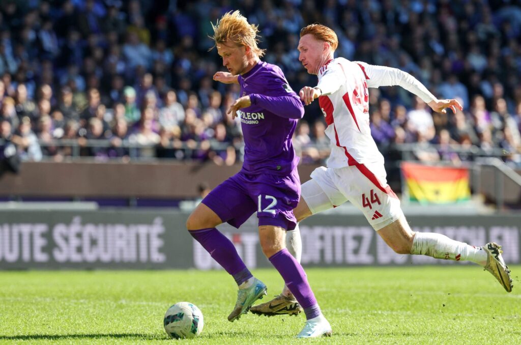 Kasper Dolberg i kamp for Anderlecht