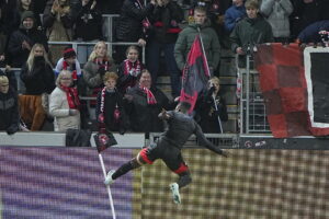 Franculino lukker og slukker kampen mellem FCM og AGF med sin scoring til 2-0.