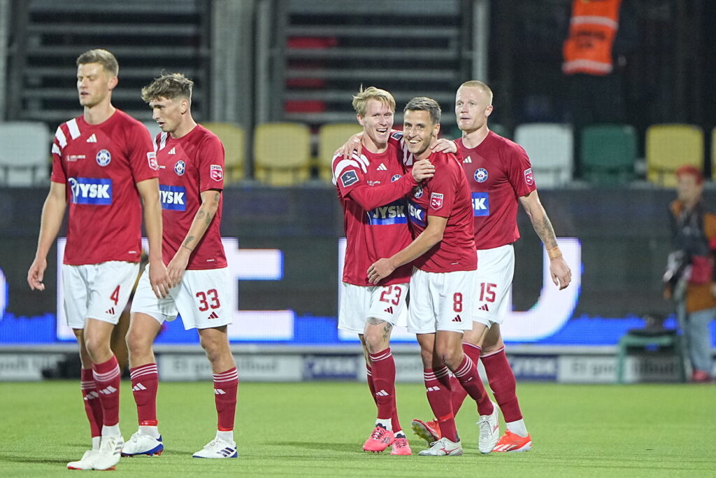 Tonni Adamsen er i skrivende stund topscorer i 3F Superligaen med 8 mål.