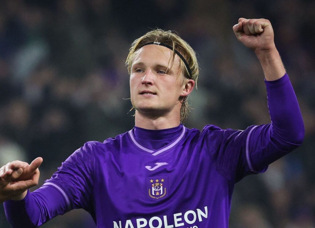 Kasper Dolberg fejrer et mål for Anderlecht