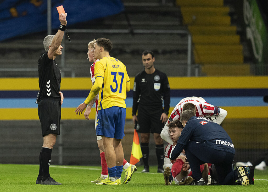 Clement Bischoff rødt kort mod AaB.