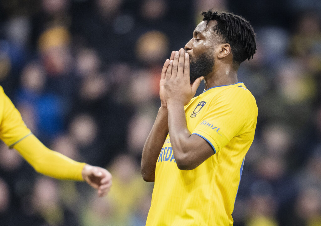 Brøndbys Kevin Tshiembe under 3F Superliga-kampen mellem Brøndby IF og Vejle Boldklub på Brøndby Stadion, søndag den 3. marts 2024..