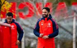 Manchester Uniteds nye portugisiske manager Ruben Amorim træner for første gang i sin nye klub.