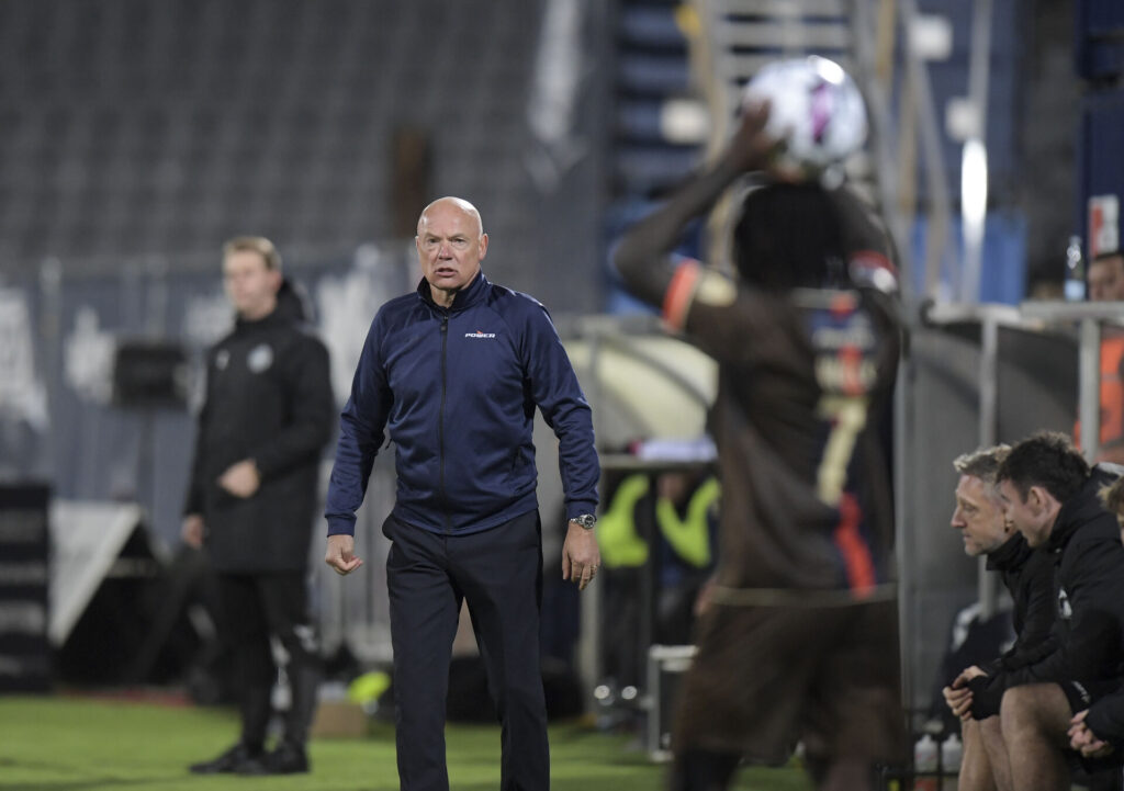 Uwe Rösler under AGF's kamp mod Lyngby Boldklub.