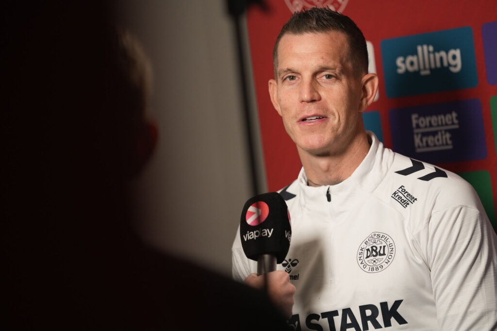 Daniel Agger i mixed zone