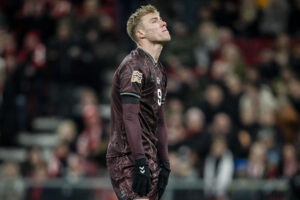 Rasmus Højlund i landskampen mod Spanien.