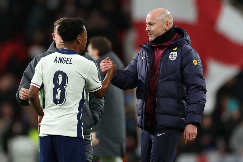 Lee Carsley sammen med Angel Gomes.