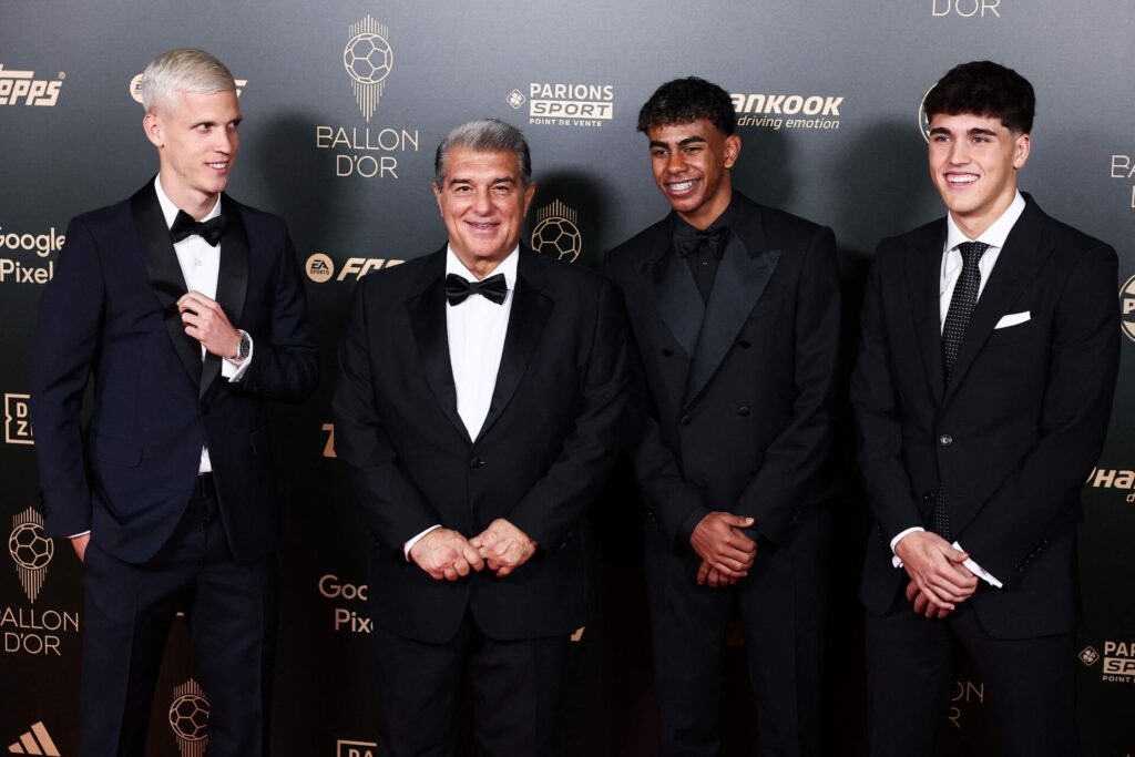 Joan Laporta med sine spillere til Ballon d'Or