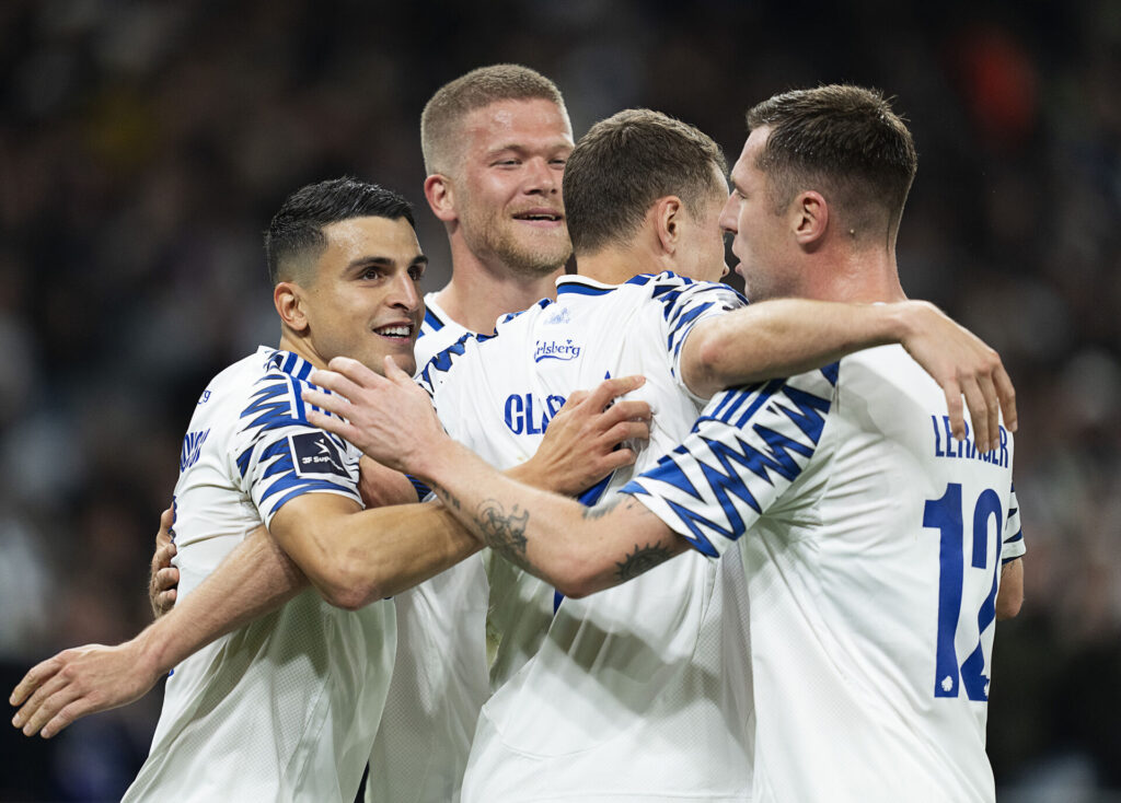 FCKs Mohamed Elyounoussi scorer til 1-0 under superligakampen mellem FC København og Vejle Boldklub i Parken i København fredag den 18. oktober 2024