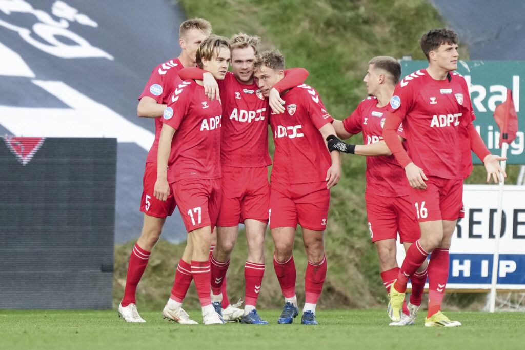 FC Fredericia-spillere jubler mål mod OB