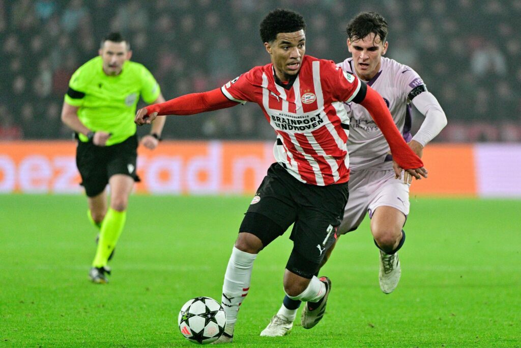 Malik Tillman i aktion for PSV mod Girona i Champions League.