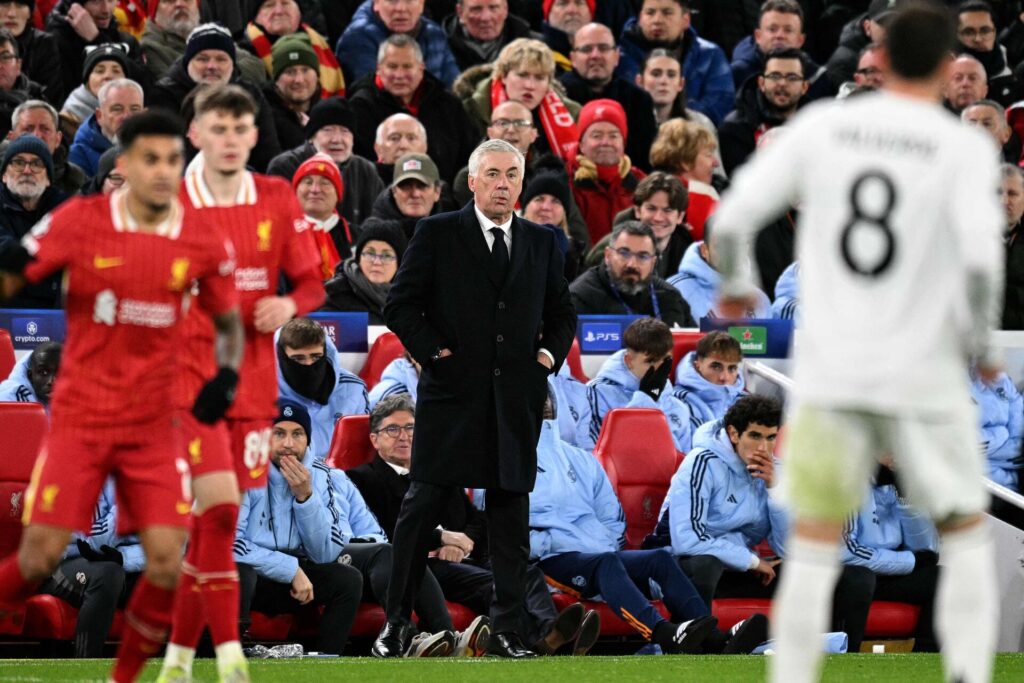 Carlo Ancelotti er efter sigende på vippen til at modtage en fyreseddel i Real Madrid.