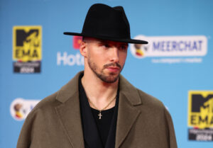 Ruben Dias stirrer ud i luften til MTV Awards