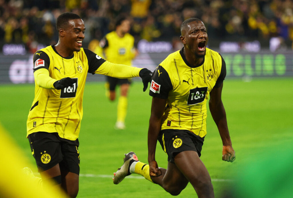 Serhou Guirassy fejrer en scoring for Borussia Dortmund.