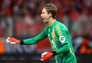 Frederik Rønnow råber i en kamp for Union Berlin