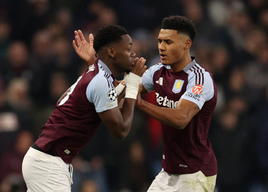 Ollie Watkins og Jhon Duran laver fis for Aston Villa