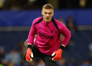 Filip Jørgensen under opvarmning