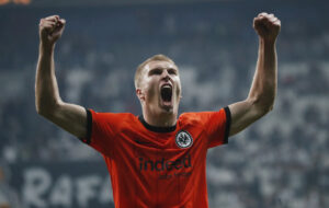 Rasmus Nissen Kristensen for Frankfurt.