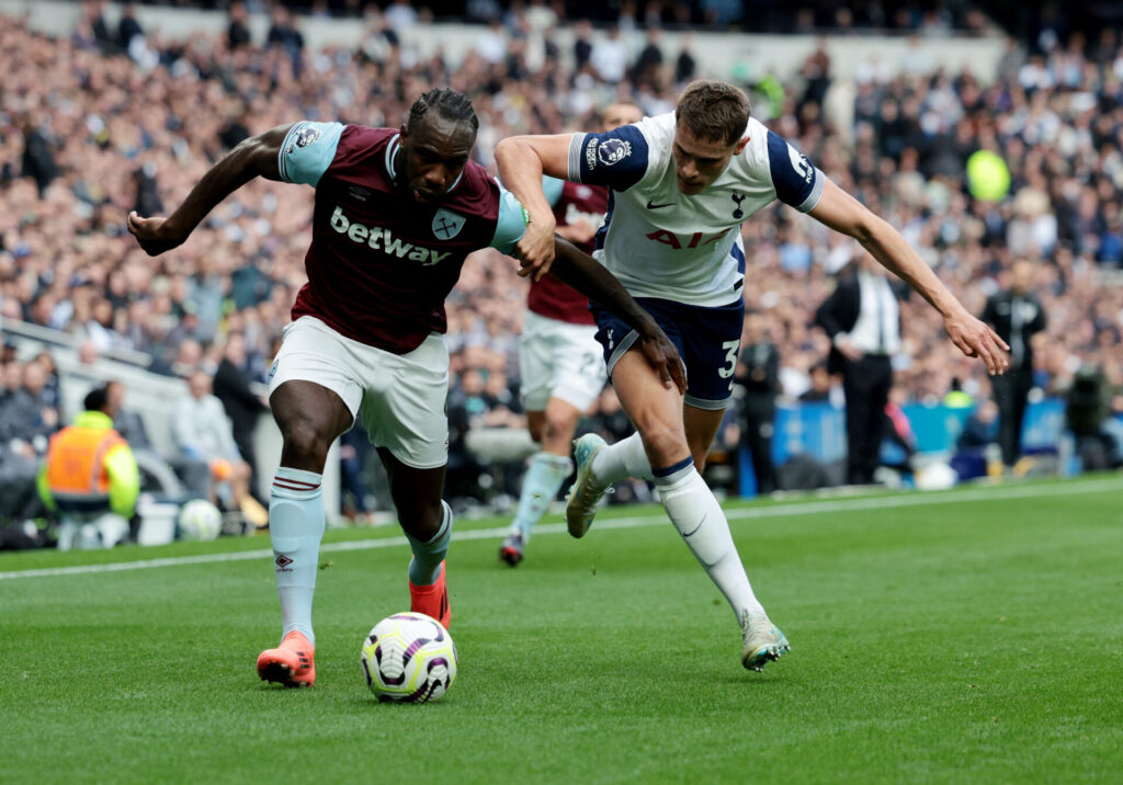 Antonio i aktion for West Ham mod Spurs