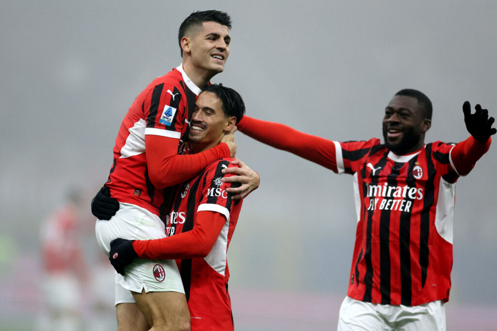 Alvaro Morato og Tijjani Reijnders jubler over AC Milan-scoring.