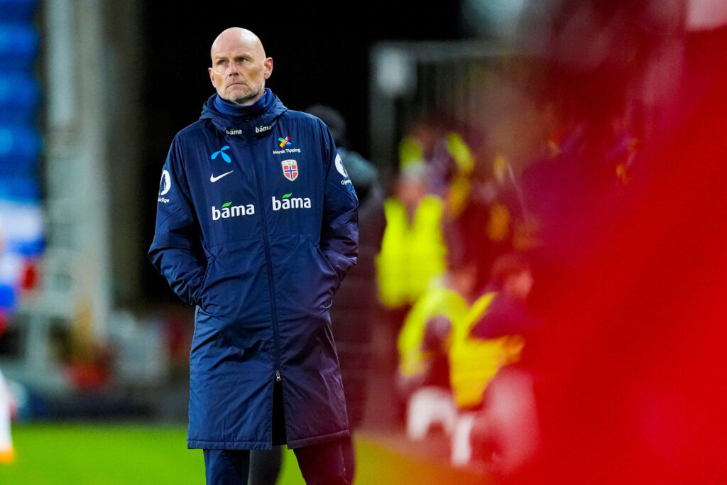 Ståle Solbakken under Norges landskamp mod Slovenien.