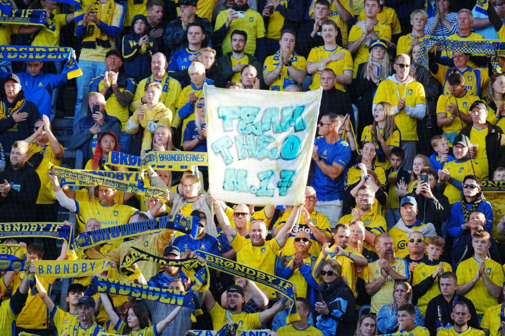 Brøndby fans på Brøndby Stadion.