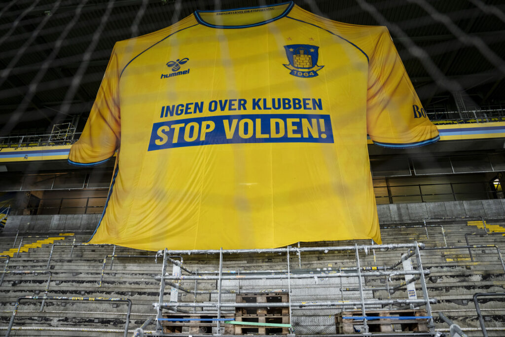 Brøndby har set sig nødsaget til at rykke en stort anlagt fanfest på grund af den seneste tids tilskueruroligheder.